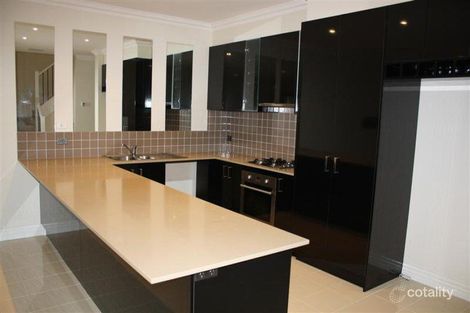 2/11 Rodney St, Gisborne, VIC 3437