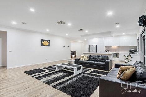 Property photo of 8 Wrexham Road Wollert VIC 3750
