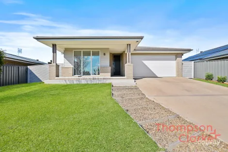 Property photo of 39 Grand Parade Rutherford NSW 2320