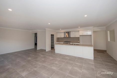 Property photo of 18 Citrine Street Treeby WA 6164