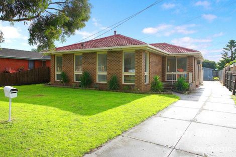3 Fenfield St, Cranbourne, VIC 3977