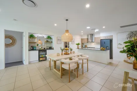 Property photo of 18 Kurrajong Circuit Peregian Springs QLD 4573