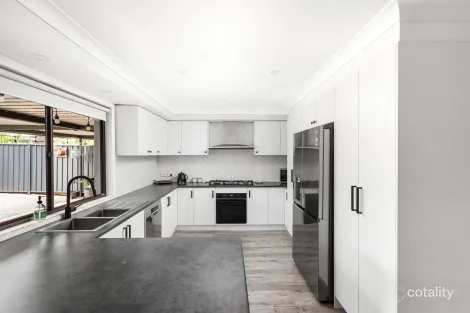 Property photo of 7 Kerwin Circle Hebersham NSW 2770