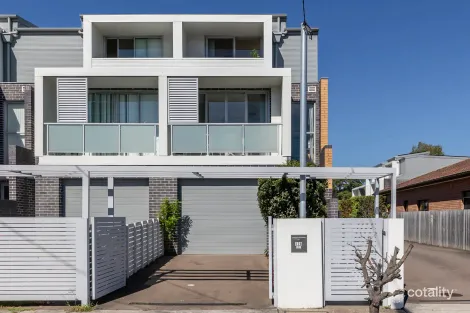 Property photo of 12B Macintosh Street Mascot NSW 2020