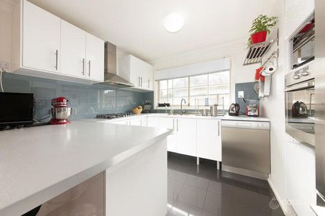 Property photo of 2/15 Kelvin Grove Springvale VIC 3171