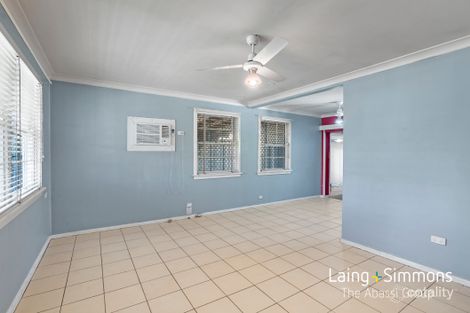 Property photo of 12 Ellengowan Crescent Whalan NSW 2770