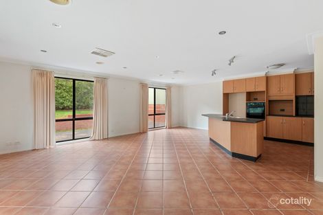 Property photo of 2 Devon Close Strathdale VIC 3550