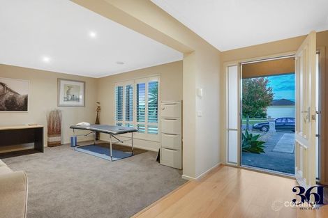 Property photo of 33 Frances Browne Way Tarneit VIC 3029