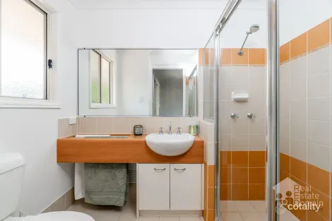 Property photo of 4/8 Honeysuckle Way Calamvale QLD 4116