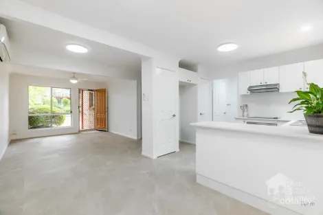 Property photo of 4/8 Honeysuckle Way Calamvale QLD 4116