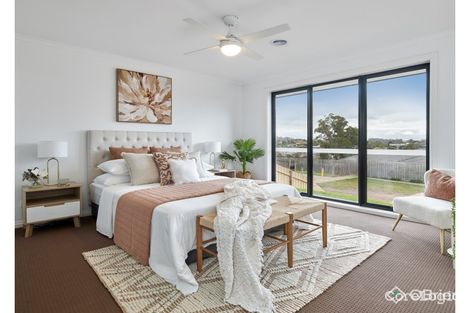 Property photo of 4 Leura Street Drouin VIC 3818