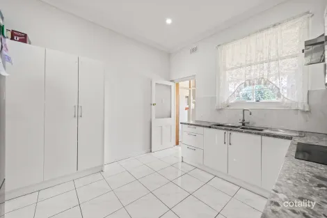 Property photo of 33 Fortisgreen Avenue Pennington SA 5013