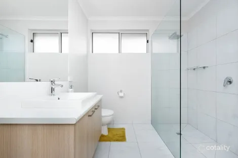 Property photo of 4 Regal Drive Alfredton VIC 3350