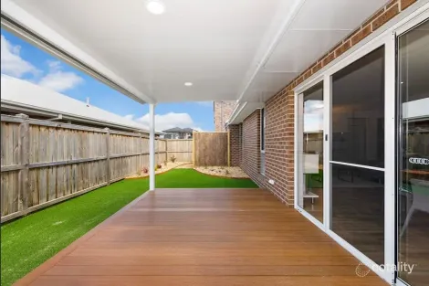 Property photo of 4 Regal Drive Alfredton VIC 3350