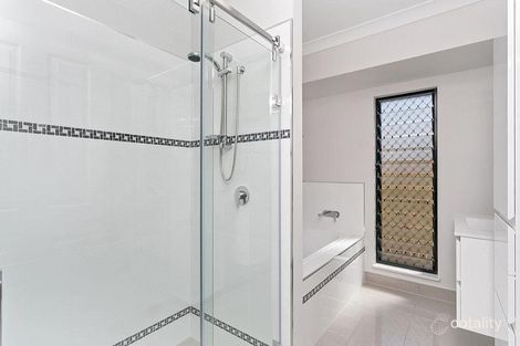 Property photo of 8 Fossilbrook Bend Trinity Park QLD 4879
