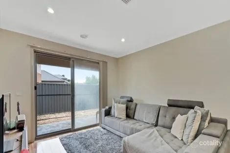 Property photo of 18 Bunnorong Street Tarneit VIC 3029