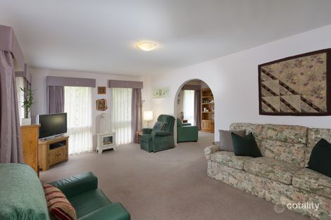 Property photo of 3 Kathryn Crescent Woodend VIC 3442
