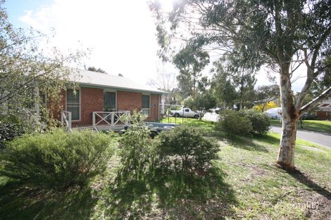 12 Mountain Heath Walk, Croydon South, VIC 3136