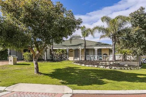 8 Mallina Cct, Carramar, WA 6031