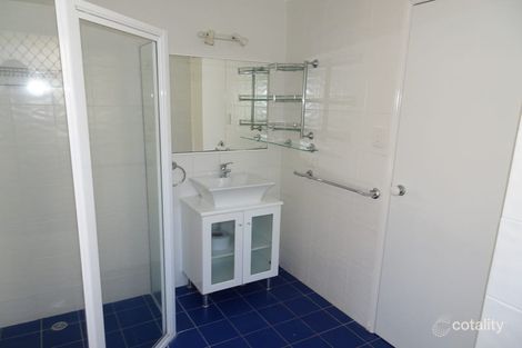 Property photo of 2/12 Riccarton Place Labrador QLD 4215