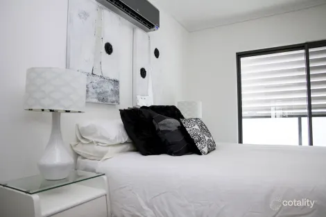 Property photo of 2 Fairlight Avenue Robina QLD 4226