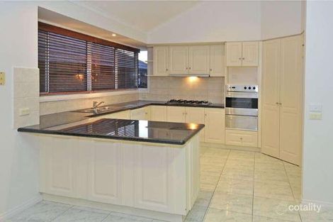 Property photo of 8 The Regency Hillside VIC 3037