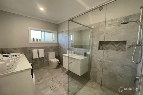 Property photo of 10 Longs Road Bateau Bay NSW 2261