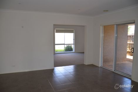 Property photo of 2 Lignum Place Brookfield VIC 3338