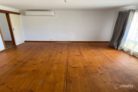 Property photo of 17 Weeroona Avenue Port Noarlunga South SA 5167