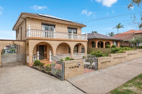 4 Gueudecourt Ave, Earlwood, NSW 2206