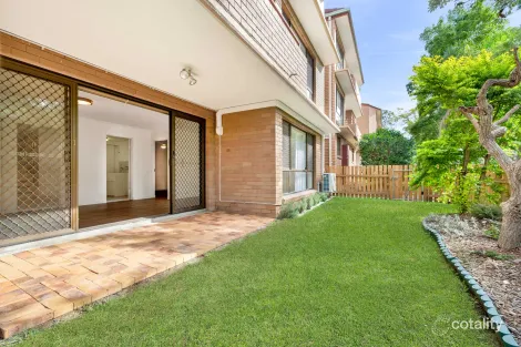 1/11 MAHINA PL, WISHART, QLD 4122