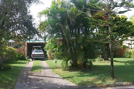 40 Vaggelas Cres, Biggera Waters, QLD 4216