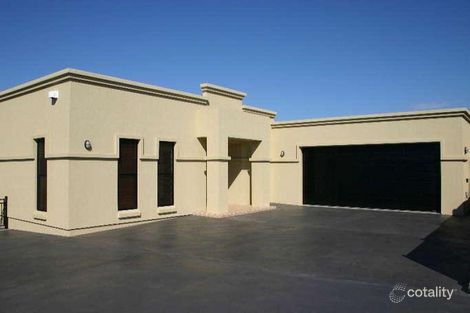Property photo of 3 Overlanders Way Hillvue NSW 2340