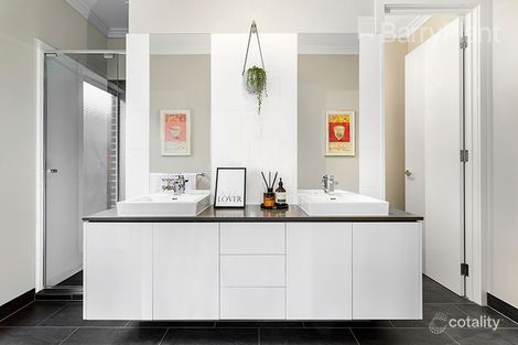 Property photo of 4 Hillhouse Crescent Bundoora VIC 3083