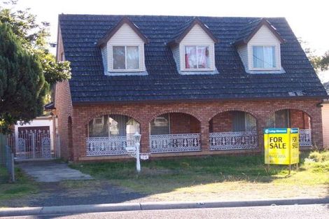 24 Parkland Ave, Macquarie Fields, NSW 2564