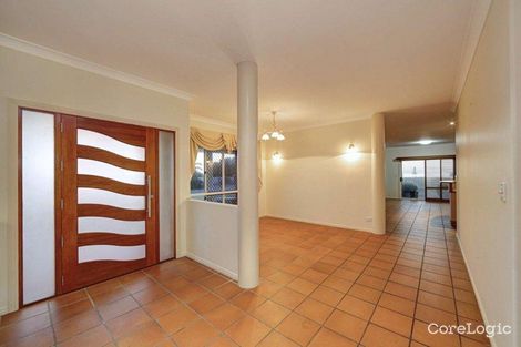 Property photo of 9 Selmar Place Innes Park QLD 4670