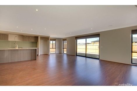 Property photo of 27 Barleycorn Bend Armstrong Creek VIC 3217