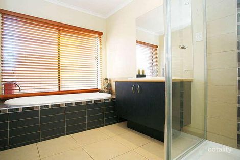 Property photo of 94 Rose Grange Boulevard Tarneit VIC 3029