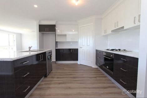 Property photo of 28 McGillan Drive Kelso NSW 2795