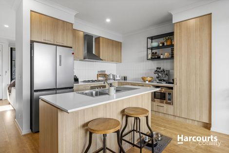 Property photo of 2 Calico Walk Officer VIC 3809