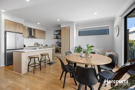 Property photo of 2 Calico Walk Officer VIC 3809