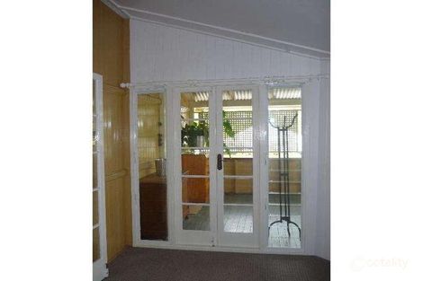 Property photo of 20 Waterview Terrace Dutton Park QLD 4102