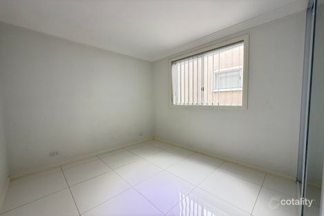 Property photo of 18 Halmahera Crescent Lethbridge Park NSW 2770