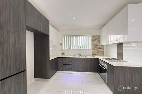 Property photo of 18 Halmahera Crescent Lethbridge Park NSW 2770