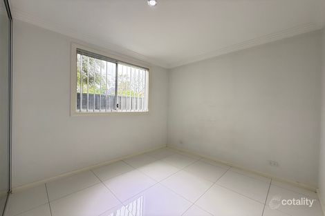 Property photo of 18 Halmahera Crescent Lethbridge Park NSW 2770