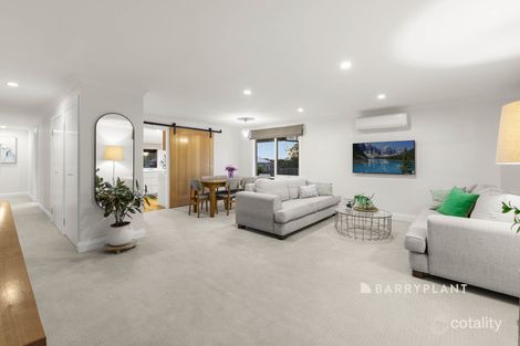 Property photo of 2 Glover Court Berwick VIC 3806