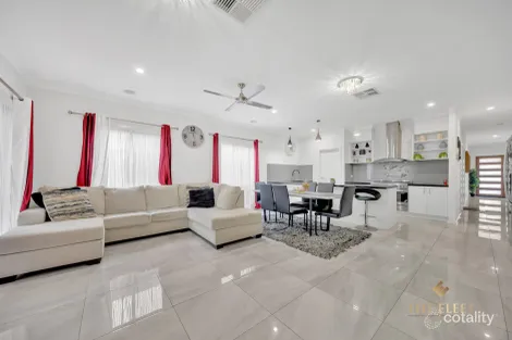 Property photo of 9 Ortiz Avenue Tarneit VIC 3029
