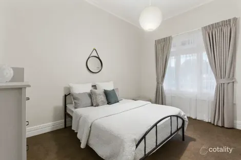 Property photo of 82 Epsom Road Ascot Vale VIC 3032