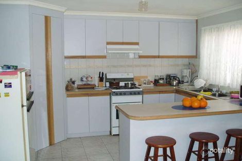 Property photo of 2/8 Marsden Crescent St Albans VIC 3021