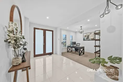 Property photo of 9 Lysanne Crescent Berwick VIC 3806